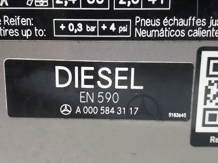 Mercedes-Benz C W203 (2000 - 2007) A0005843117 Крышка топливного бака — фото 9