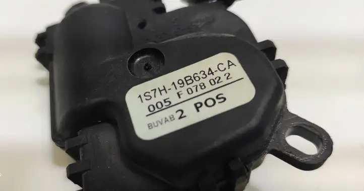 Ford Focus (1998 - 2004) 1S7H19B634CA Двигатель задвижки потока воздуха — фото 2