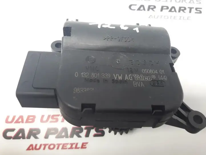 Volkswagen Golf V (2003 - 2009) 0132801339 Двигатель задвижки потока воздуха — фото 2