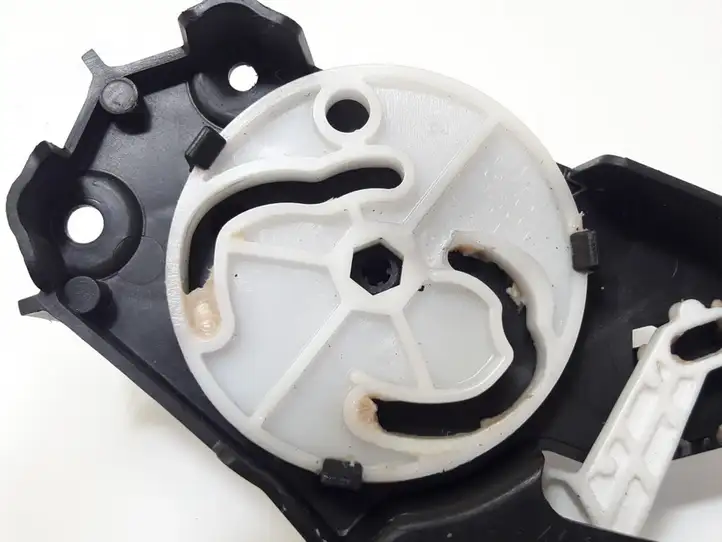 BMW 1 E81 E87 (2004 - 2011) 113930072 Двигатель задвижки потока воздуха — фото 4