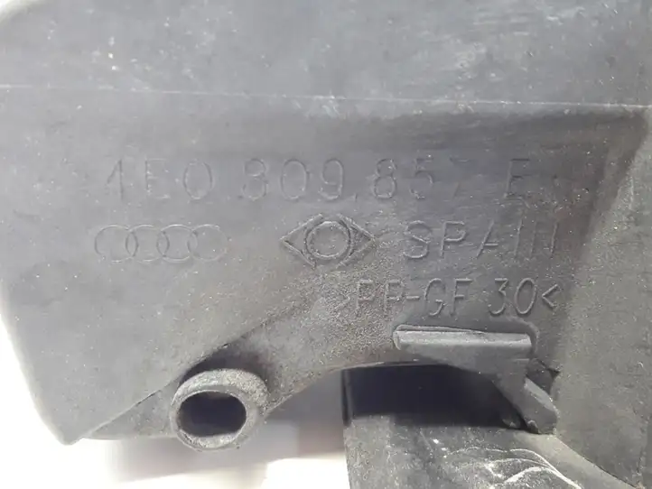 Audi A8 S8 D3 4E (2005 - 2007) 4E0010502R Крышка топливного бака — фото 9