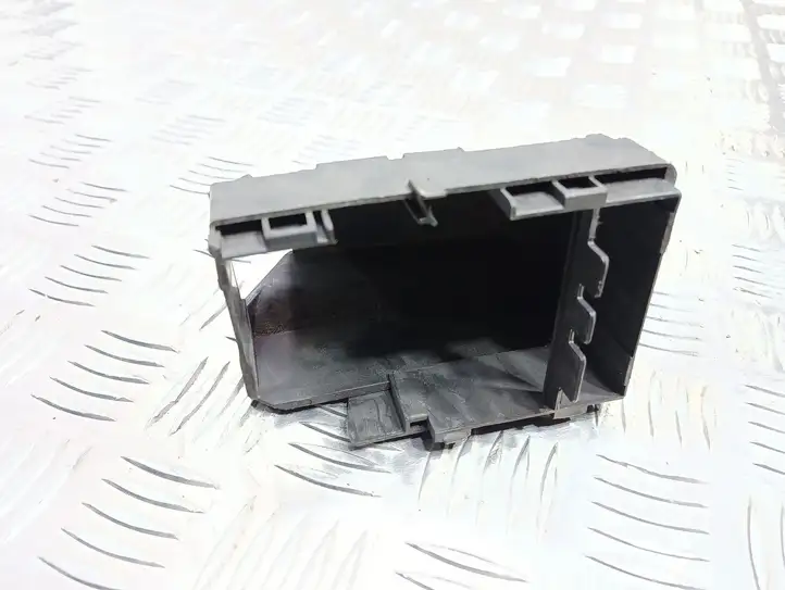 Mini One Cooper R50-53 (2000 - 2012)  6906629 Крышка ящика предохранителей