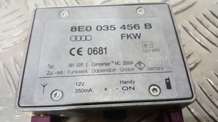 Audi A3/S3 8P (2003 - 2005) 8E0035456B Усилитель антенны — фото 3