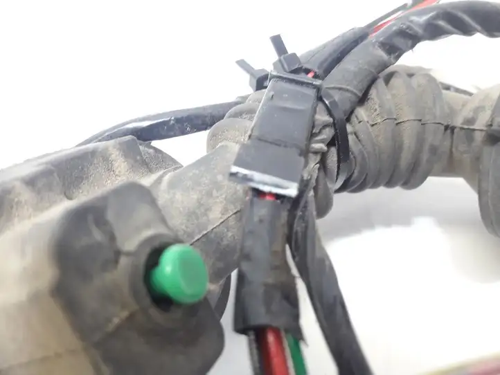 Mazda 323 (2001 - 2003)  BJ1V67210C Проводка задних дверей