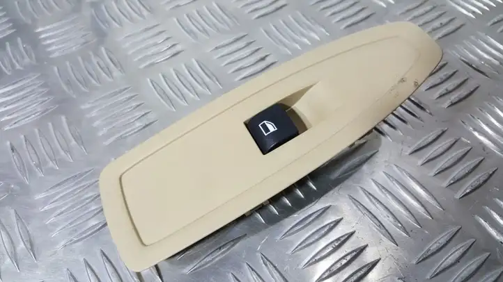 BMW 3 F30 F35 F31 (2012 - 2018) 9208107 Блок кнопок стеклоподъемников — фото 1