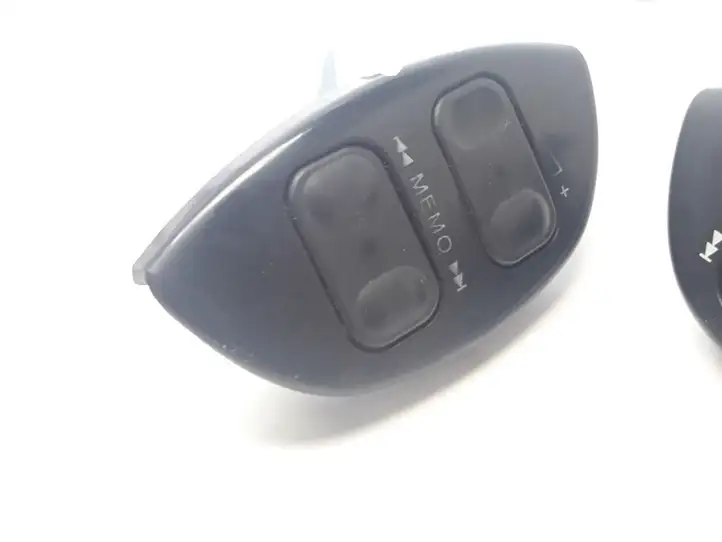 Citroen Xsara Picasso (1999 - 2012) Кнопки на рулевом колесе — фото 4