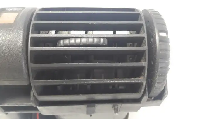 Opel Astra G (1998 - 2004) 90560344 Центральный воздушный дефлектор — фото 6