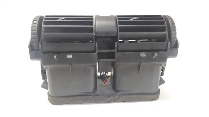Opel Astra G (1998 - 2004) 90560344 Центральный воздушный дефлектор — фото 7