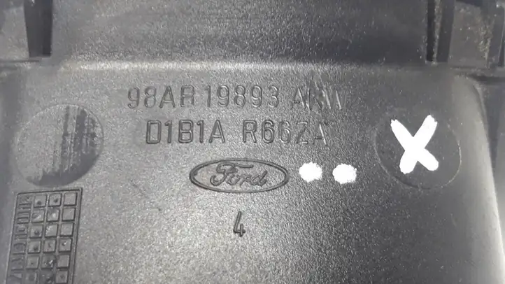 Ford Focus (1998 - 2004) 98AB19893AKW Центральный воздушный дефлектор — фото 4