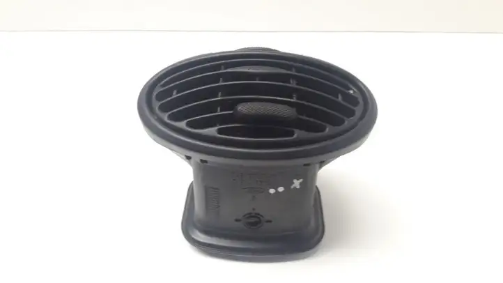 Ford Focus (1998 - 2004) 98AB19893AKW Центральный воздушный дефлектор — фото 1