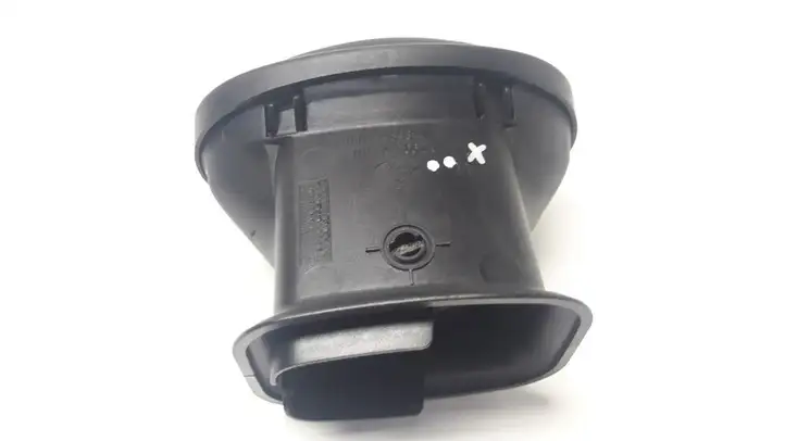 Ford Focus (1998 - 2004) 98AB19893AKW Центральный воздушный дефлектор — фото 3