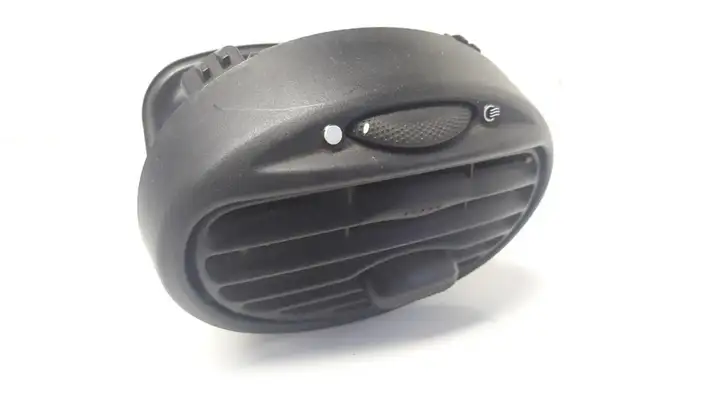 Ford Focus (1998 - 2004) 98AB19893AKW Центральный воздушный дефлектор — фото 6