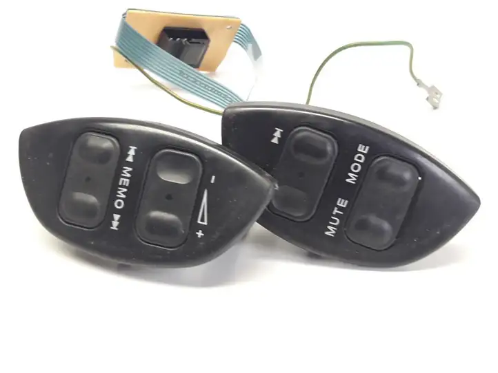 Citroen Xsara Picasso (1999 - 2012) Кнопки на рулевом колесе — фото 1