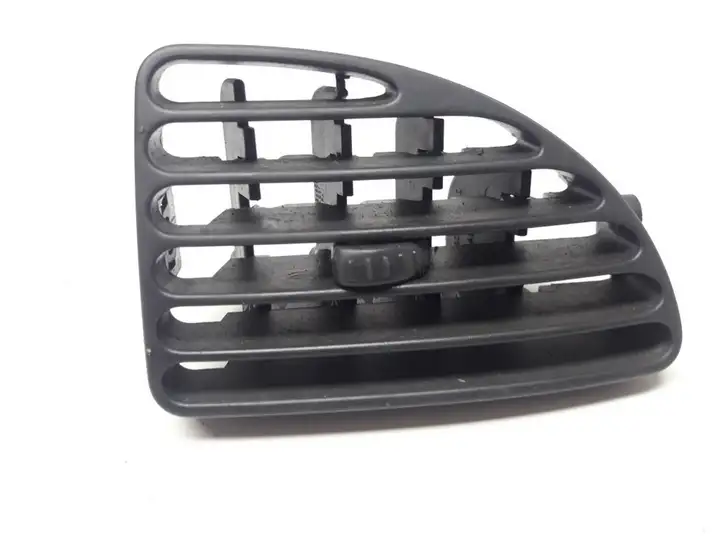 Citroen C5 (2001 - 2004) 99024451 Центральный воздушный дефлектор — фото 3