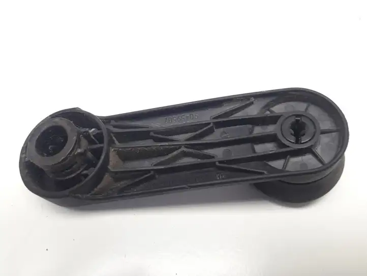 Opel Zafira A (1999 - 2003) 90247150 Ручка стеклоподъемника — фото 2