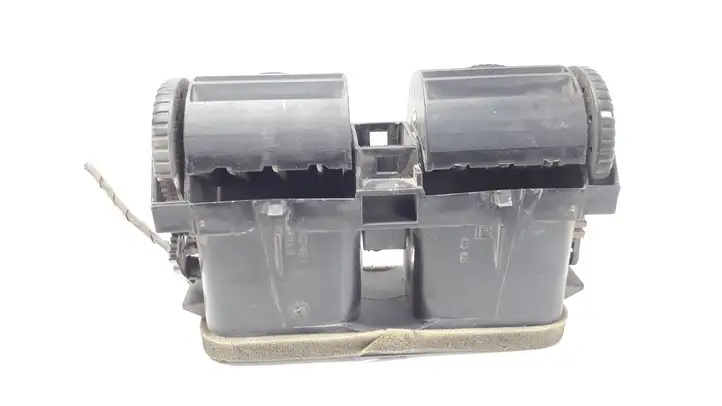 Opel Astra G (1998 - 2004) 90560344 Центральный воздушный дефлектор — фото 6