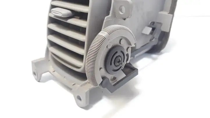 Nissan (2000 - 2006) 68761BU200 Боковой воздушный дефлектор — фото 3