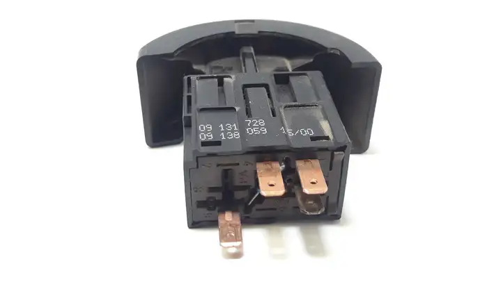 Opel Astra G (1998 - 2004) 09131728 Включатель аварийных фонарей — фото 3