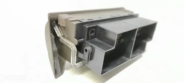 Opel Omega (1999 - 2004)  09147866 Центральный дефлектор