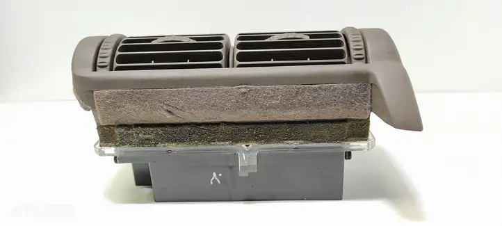 Opel Omega (1999 - 2004)  09147866 Центральный дефлектор