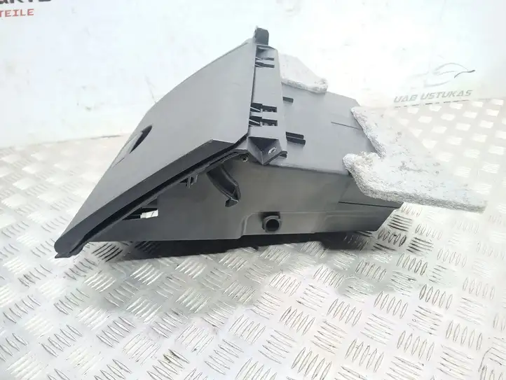 Hyundai i20 (PB PBT) (2008 - 2012) 845211J000 Бардачок в сборе — фото 4