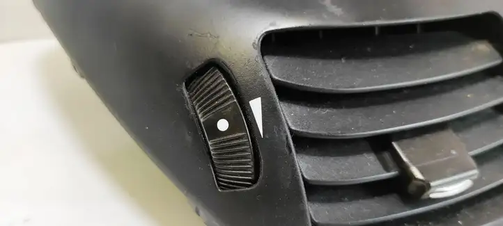 Alfa Romeo 147 (2000 - 2004) 225501 Центральный воздушный дефлектор — фото 2