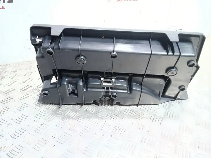 Toyota Corolla E120 E130 (2000 - 2004) 6499502010 Ящик для инструментов — фото 2
