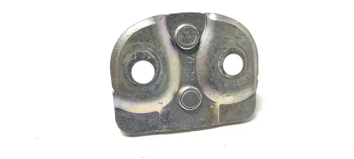 Suzuki SX4 (2006 - 2009) Петля замка задней двери — фото 2