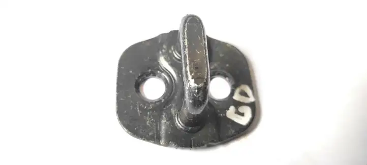 Nissan Note (E11) (2006 - 2014)   Петля замка задней двери