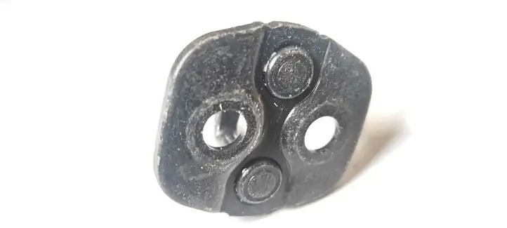 Nissan Note (E11) (2006 - 2014)   Петля замка задней двери