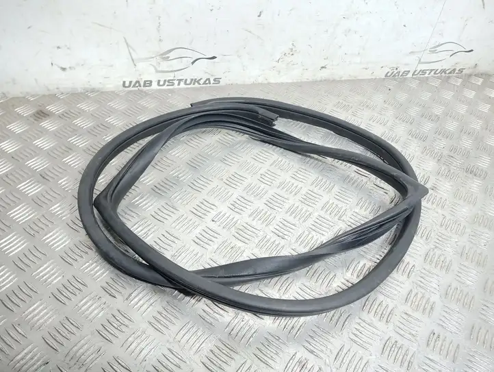 Kia Soul (2008 - 2011) Уплотнитель кузова — фото 1