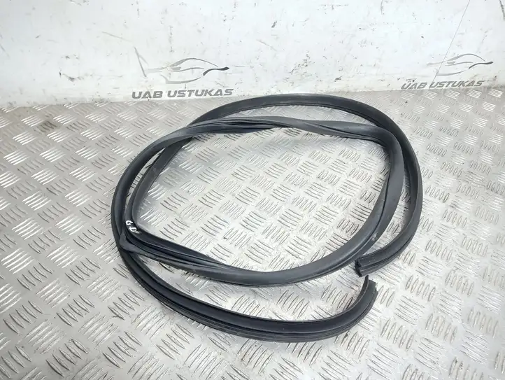 Kia Soul (2008 - 2011) Уплотнитель кузова — фото 2