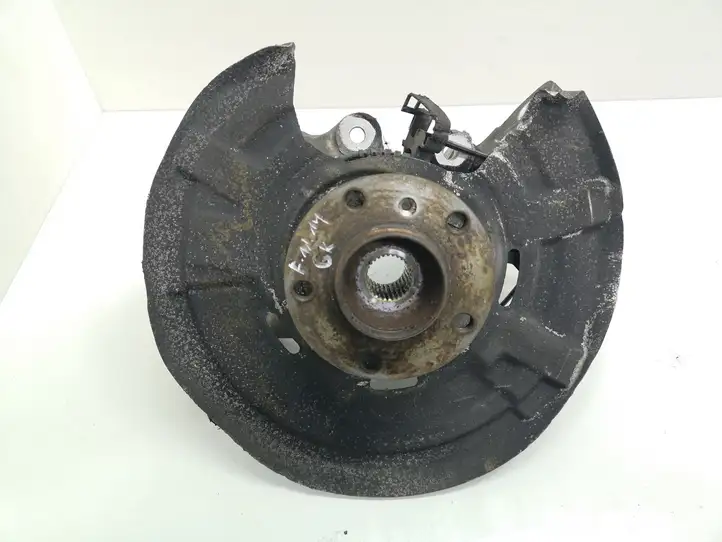 BMW 5 F10 F11 (2009 - 2016)  6796099 Ступица