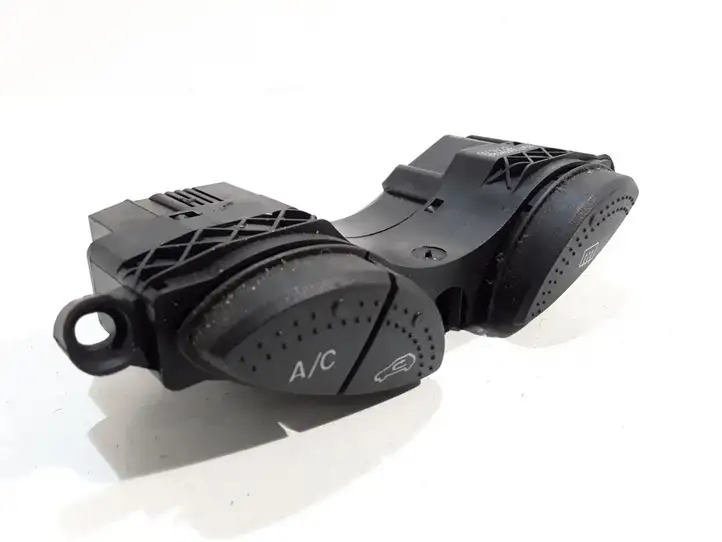 Ford Focus (1998 - 2004) YS4T19A945 Кнопка обогрева стекла — фото 1