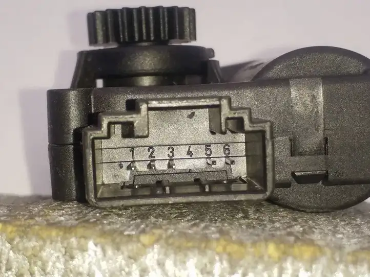 Audi Q7 4L (2005 - 2009) 4F0820511B Двигатель задвижки потока воздуха — фото 4
