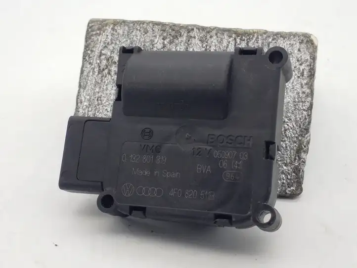 Audi Q7 4L (2005 - 2009) 4F0820511B Двигатель задвижки потока воздуха — фото 1