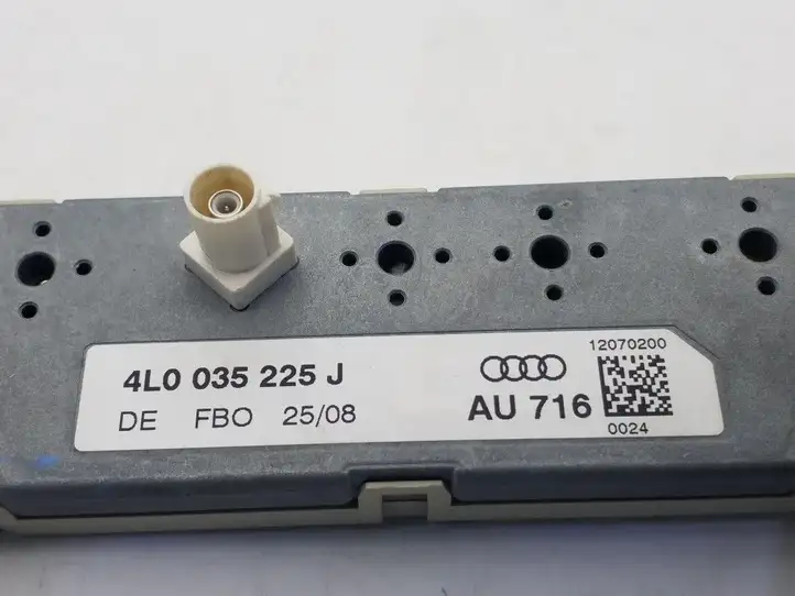 Audi Q7 4L (2005 - 2009) 4L0035225J Усилитель антенны — фото 3