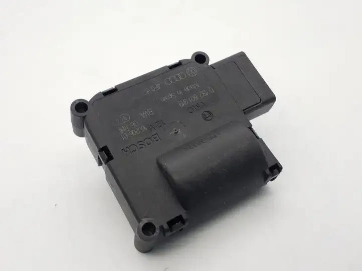 Audi Q7 4L (2005 - 2009) 4F0820511B Двигатель задвижки потока воздуха — фото 1