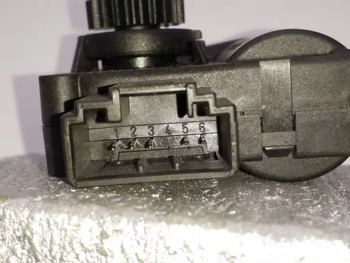 Audi Q7 4L (2005 - 2009) 4F0820511B Двигатель задвижки потока воздуха — фото 3