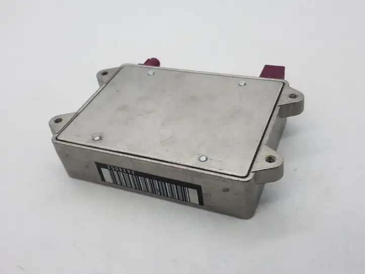 Audi A3/S3 8P (2004 - 2008) 8E0035456C Усилитель антенны — фото 2
