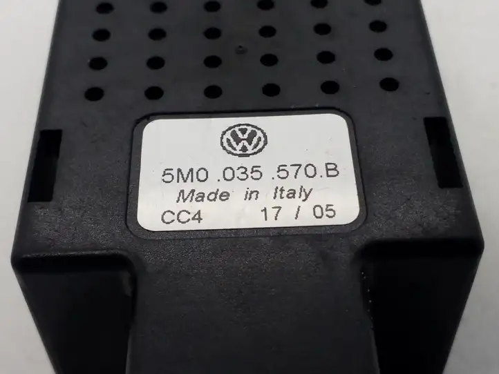 Volkswagen Golf VI (2009 - 2013) 5M0035570B Усилитель антенны — фото 3