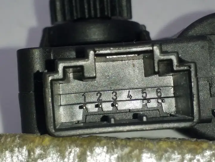 Audi Q7 4L (2005 - 2009) 4F0820511B Двигатель задвижки потока воздуха — фото 4