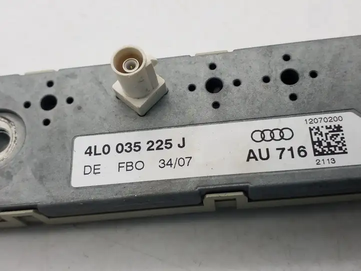 Audi Q7 4L (2005 - 2009) 4L0035225J Усилитель антенны — фото 3