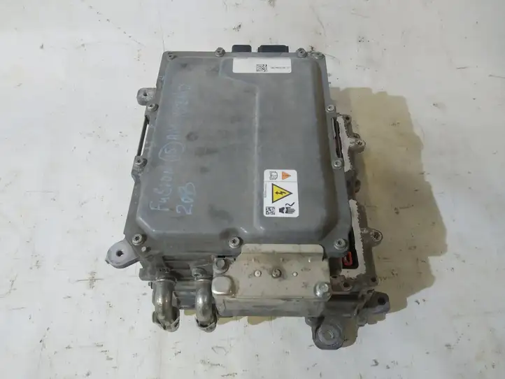 Ford Fusion II (2013 - ) FG987B012BD Зарядное устройство — фото 6