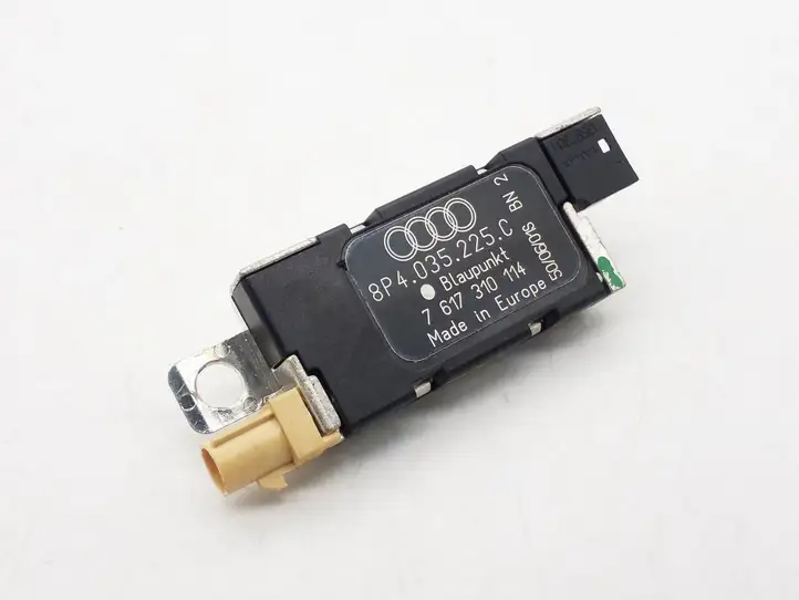Audi A3/S3 8P (2004 - 2008) 8P4035225C Усилитель антенны — фото 1