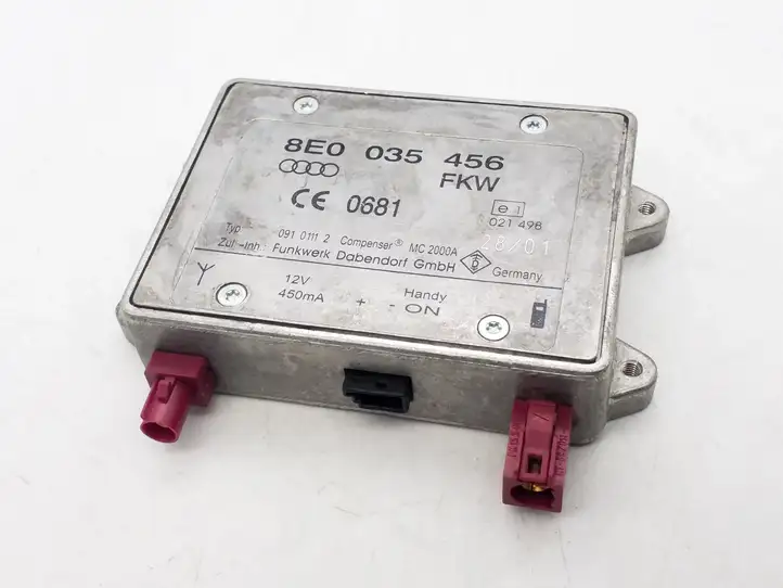 Audi A3/S3 8P (2004 - 2008) 8E0035456 Усилитель антенны — фото 1