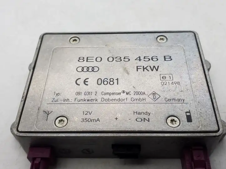 Audi A6 S6 C6 4F (2004 - 2008) 8E0035456B Усилитель антенны — фото 3
