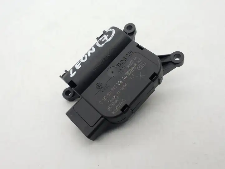 Seat Leon (1P) (2005 - 2012) 1K1907511C Двигатель задвижки потока воздуха — фото 1