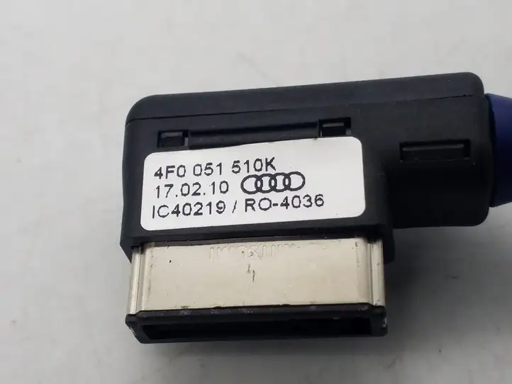 Audi A4 S4 B8 8K (2007 - 2011) 4F0051510K iPod разъем — фото 3