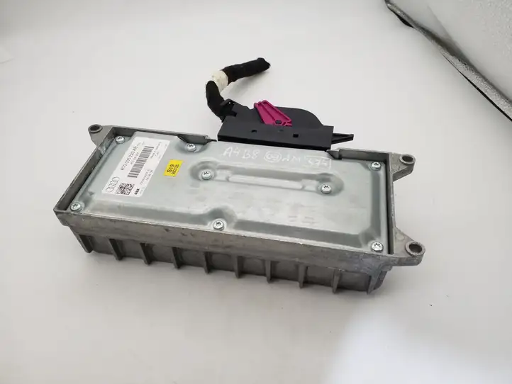 Audi A4 (2007 - 2011)  8T0035223AB Звукоусилитель